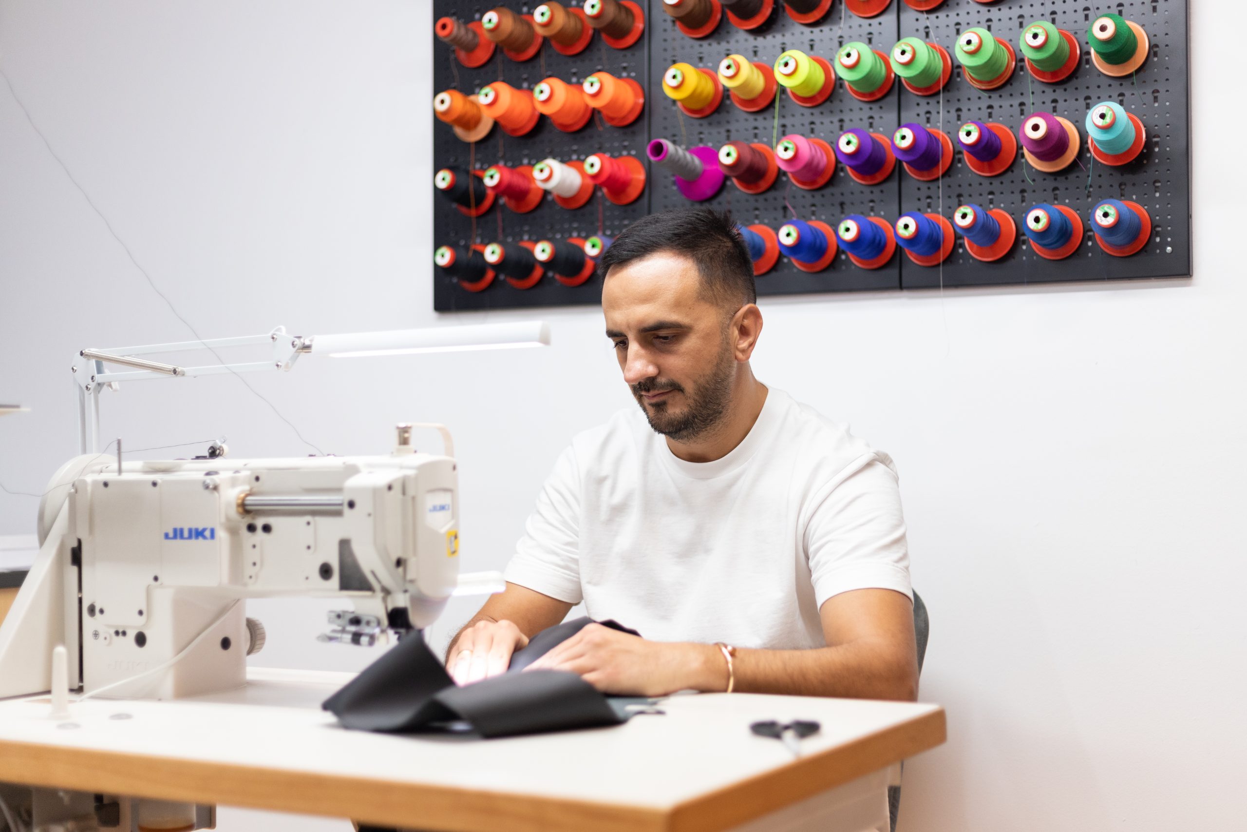 restaurare volane piele și Alcantara