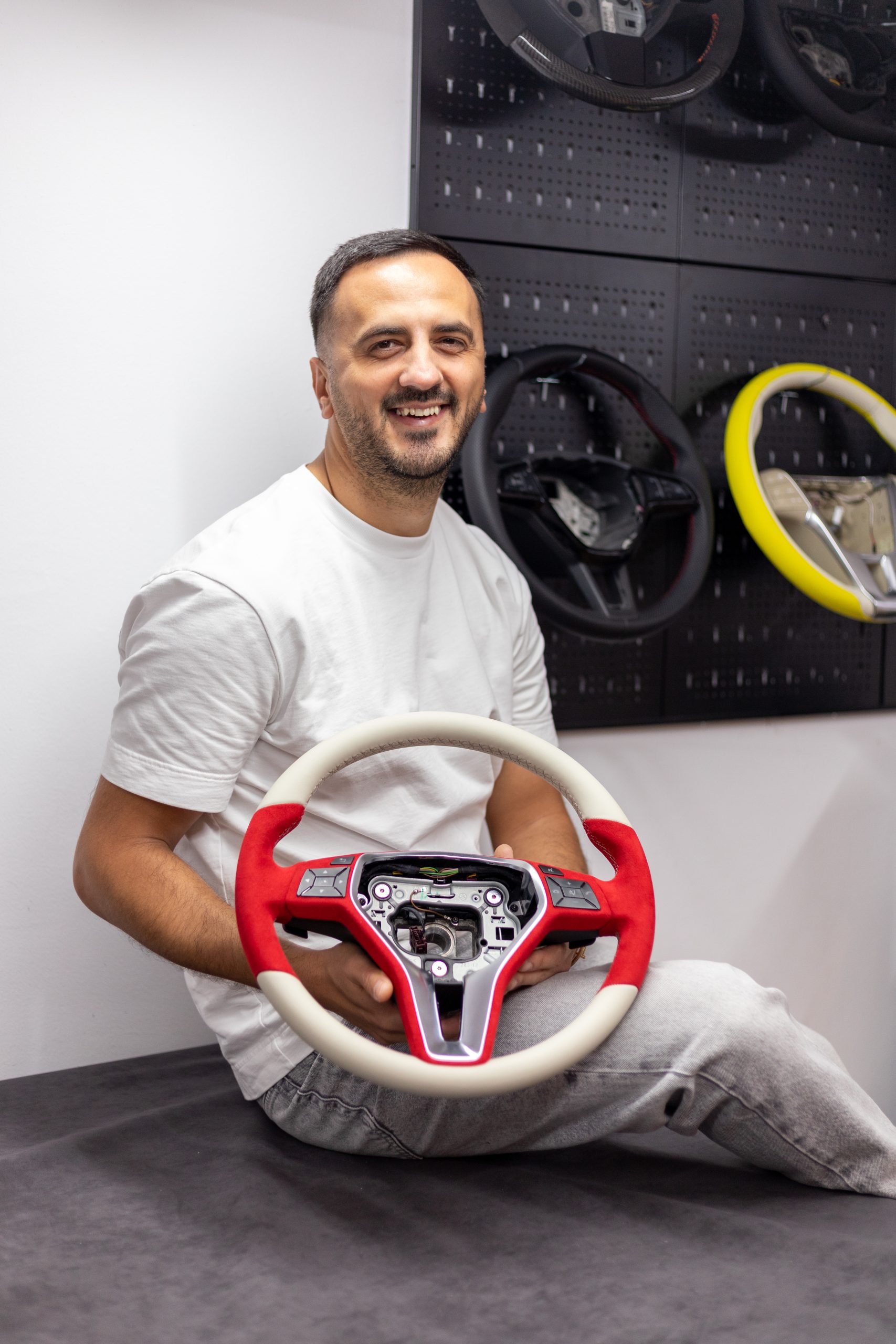 finisaje premium volan conform standardelor OEM